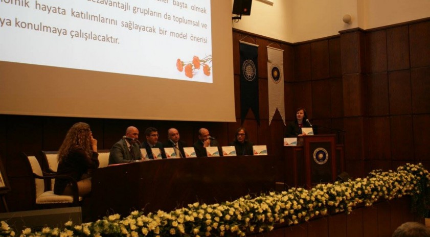 "Mülteci Sorunları ve Çözüm Önerileri Çalıştayı"na Anadolu Üniversitesi akademisyenleri katıldı