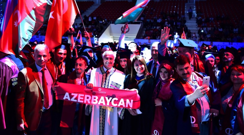 Anadolu Üniversitesi İktisadi ve İdari Bilimler Fakültesi ile Açıköğretim Sistemi mezunlarını uğurladı