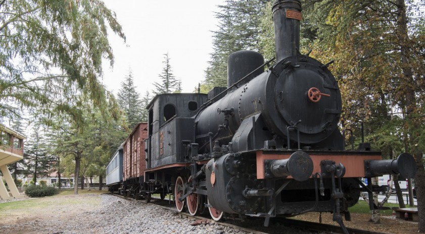 Anadolu Üniversitesi'nin nostaljik treni "tren kafe" olarak hizmet verecek