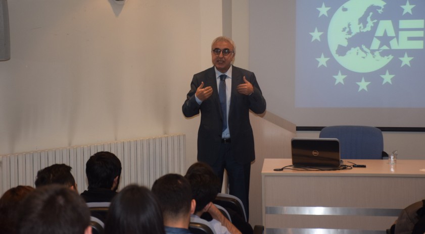 AEGEE Eskişehir’den "Proje Yazımı ve Yönetimi" eğitimi