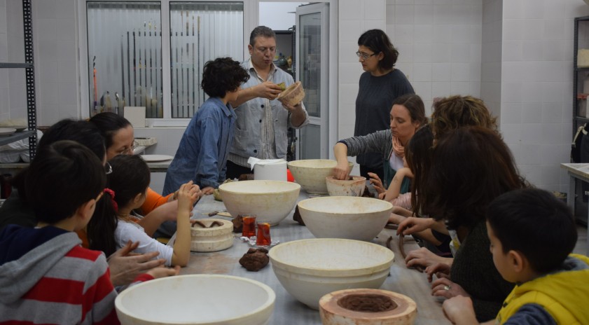 Sömestir tatilinde anne ve çocuklara seramik programı 