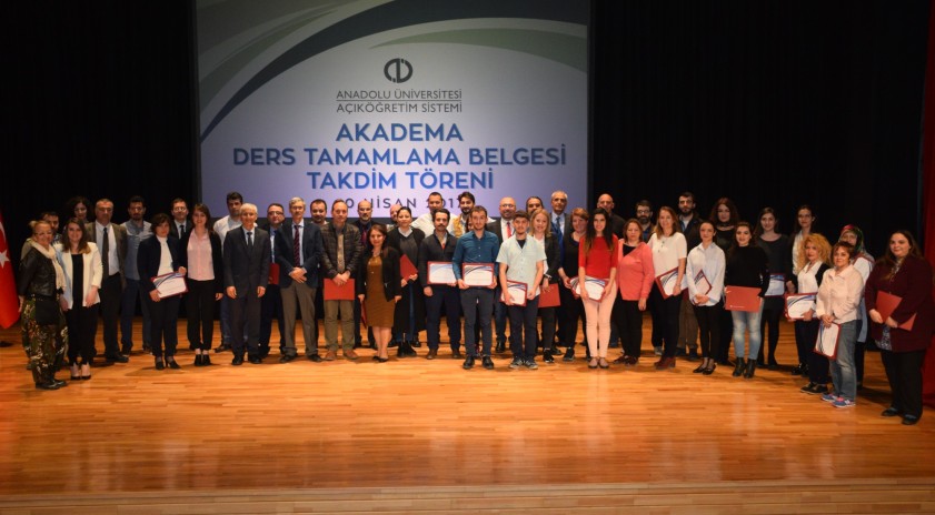 "Akadema Ders Tamamlama Belgesi Takdim Töreni" gerçekleştirildi