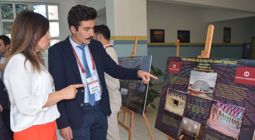 “Geçmişin Kapıları Turist Rehberleri İle Aydınlanıyor Poster Sergisi” gerçekleştirildi