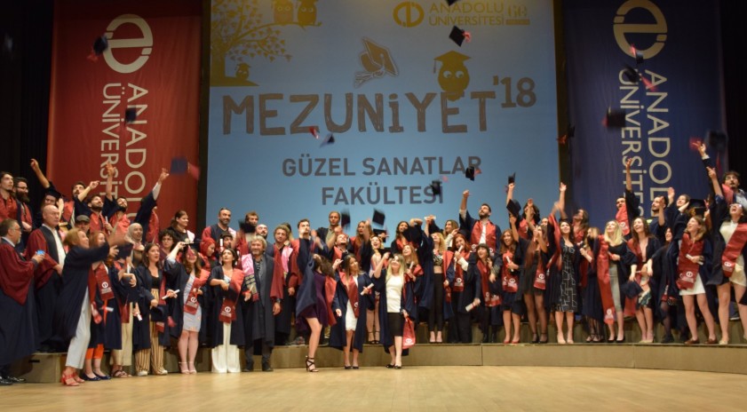 Güzel Sanatlar Fakültesi mezunlarına veda etti