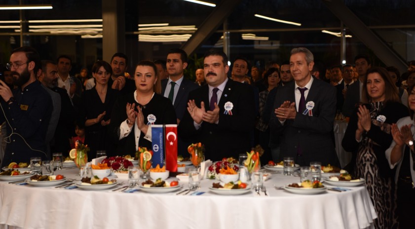 Üniversitemizin memur personeli 60'ıncı kuruluş yılı resepsiyonunda buluştu