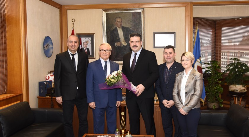 Türk Kütüphaneciler Derneği Eskişehir Şubesi’nden Rektörümüz Prof. Dr. Çomaklı’ya ziyaret