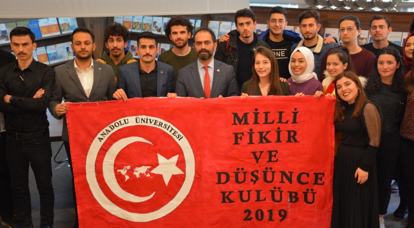 “Milli Bir Eğitim Sistemi Nasıl Olmalı?” konferansı gerçekleştirildi