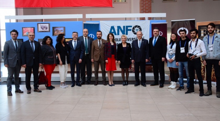 Anadolu Üniversitesi Fotoğrafçılık Kulübü ve Eskişehir Ticaret Borsası’ndan “Kadın ve Toprak” sergisi