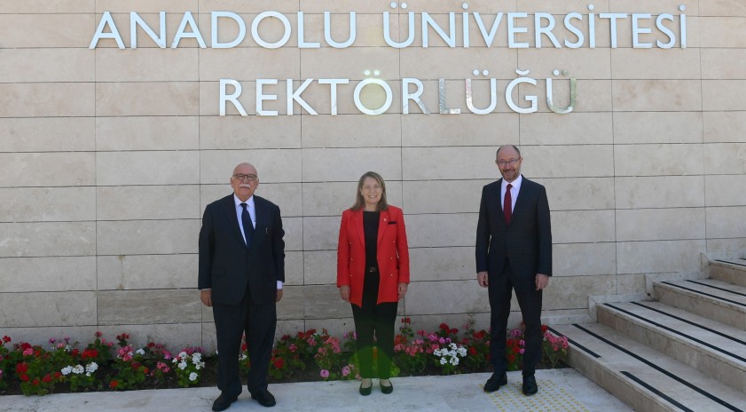 Eskişehir Milletvekilleri Avcı ve Günay’dan Rektör Erdal’a hayırlı olsun ziyareti