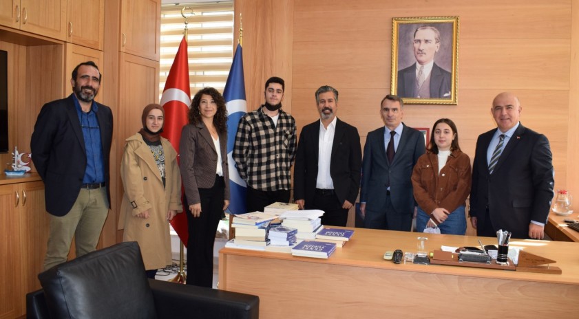 Turizm Fakültesi’ne dereceyle yerleşen öğrencilere başarı belgeleri verildi