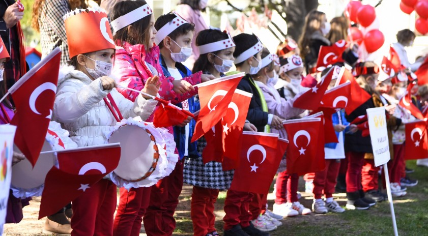 Anadolu Üniversitesi Kreş ve Gündüz Bakımevi'nde 29 Ekim Cumhuriyet Bayramı coşkusu