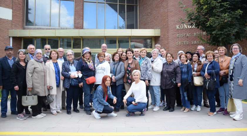 Tazelenme Üniversitesi öğrencileri oryantasyon toplantısında buluştu