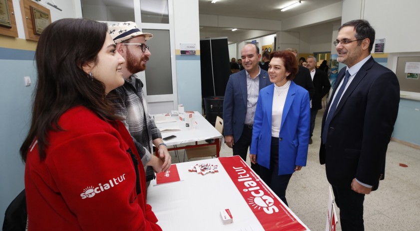 Sektör ve öğrenciler 6. Kariyer Günlerinde bir araya geldi