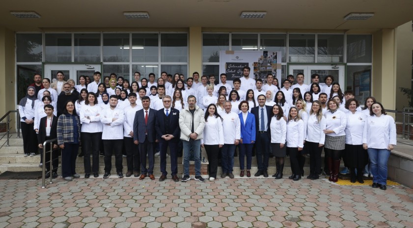 Turizm Fakültesinde “Geleneksel Ceket Giyme Töreni” gerçekleştirildi