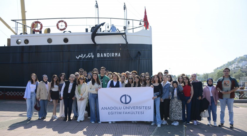 Öğretmen adayları Atatürk’ü Samsun’da andı