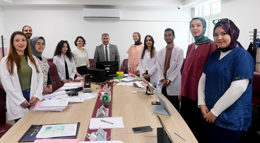 Anadolu &Uuml;niversitesi Rekt&ouml;r&uuml; Prof. Dr. Yusuf Adıg&uuml;zel, DİLKOM&rsquo;u ziyaret etti