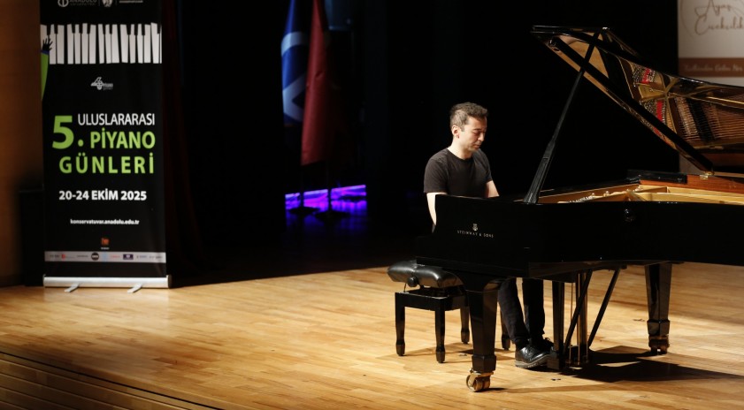 5. Uluslararası Piyano G&uuml;nleri kapsamında Piyanist Emre Yavuz &ldquo;Piyano Resitali&rdquo; ile m&uuml;zikseverlerle buluştu