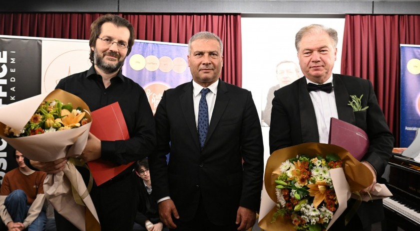 &Uuml;nl&uuml; Virt&uuml;&ouml;z Cihat Aşkın&rsquo;ın konseriyle &ldquo;5. Uluslararası Piyano G&uuml;nleri&rdquo; Kapanış Konseri ve Faris Akarsu Konser Salonu a&ccedil;ılışı ger&ccedil;ekleştirildi