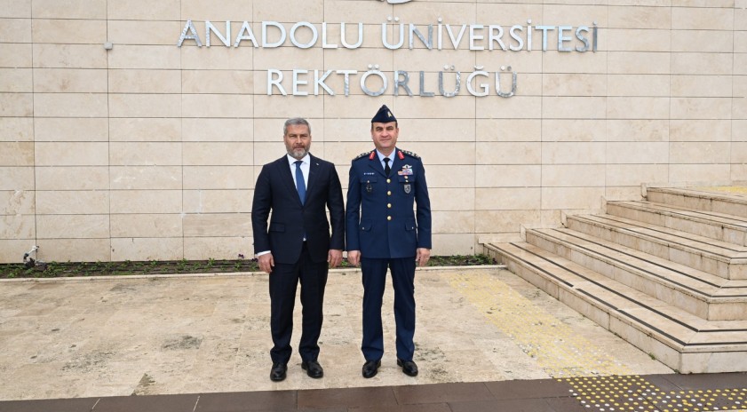 Garnizon Komutanı Orgeneral Rafet Dalkıran’dan Rektör Adıgüzel’e iade-i ziyaret