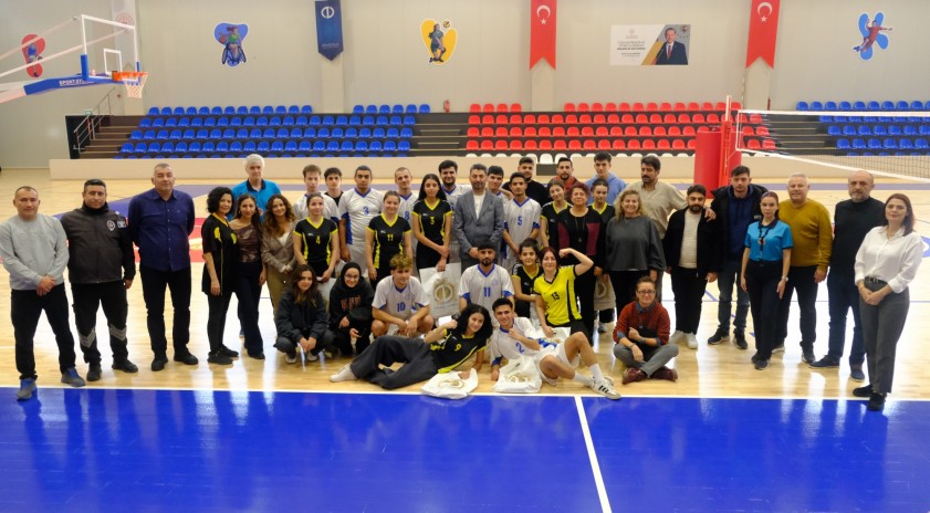 3 Aralık Dünya Engelliler Günü’nde engelsiz voleybol etkinliği düzenlendi