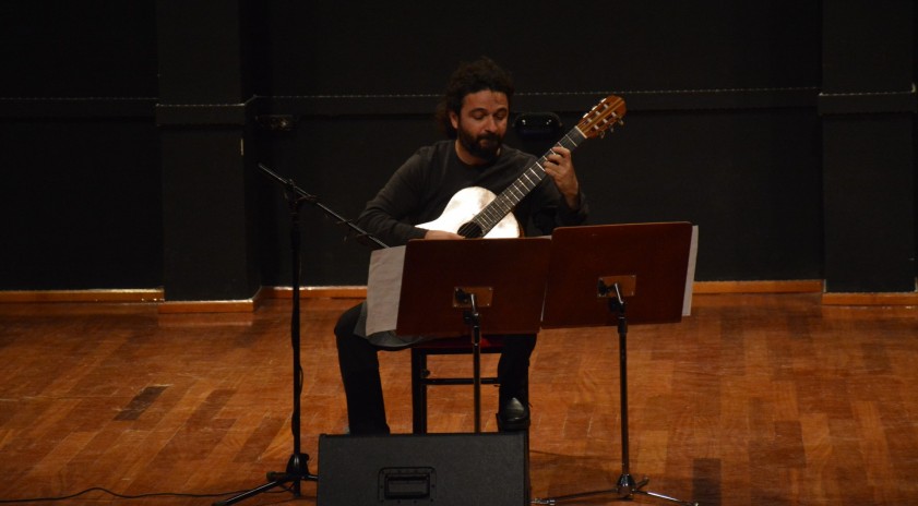 Koral Çalgan Salonunda “Mehmet Özkanoğlu Gitar Resitali” gerçekleştirildi