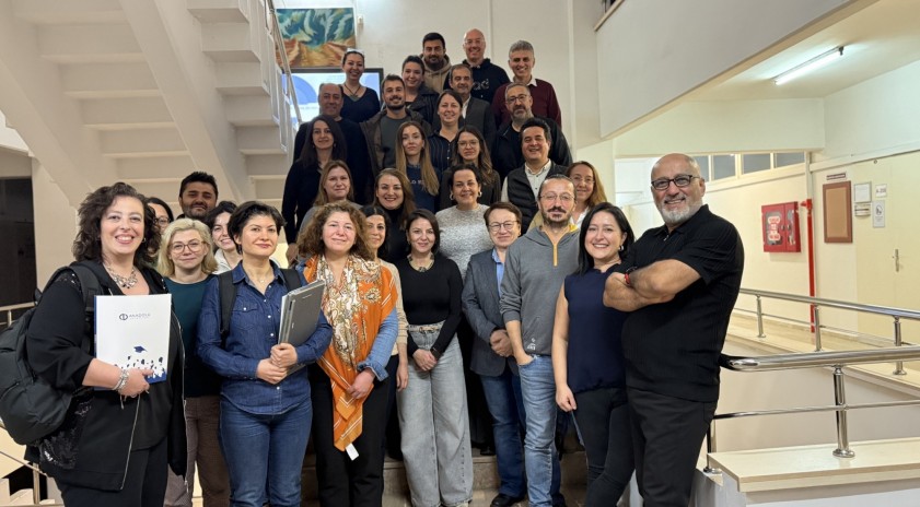 Eğitim Fak&uuml;ltesi tarafından d&uuml;zenlenen "Sosyal Bilimlerde ARDEB Proje Yazma Eğitimi" yoğun ilgi g&ouml;rd&uuml;