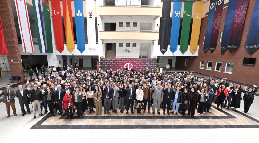 Anadolu &Uuml;niversitesi ailesi bayramlaşma t&ouml;reninde buluştu