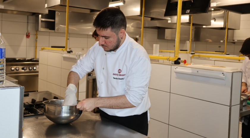 &ldquo;Sıfır Atık At&ouml;lyesi&rdquo; gastronomi &ouml;ğrencileriyle buluştu