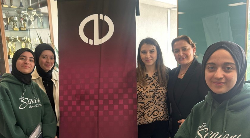 Anadolu &Uuml;niversitesi kariyer g&uuml;nlerinde lise &ouml;ğrencileriyle buluştu