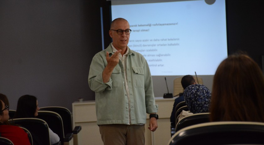 Kekemeliğin g&ouml;r&uuml;nmeyen y&ouml;nleri seminerde anlatıldı