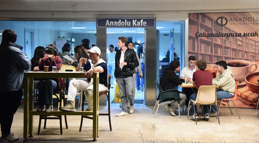 Anadolu &Uuml;niversitesinden final haftasında &ouml;ğrencilere sıcak destek